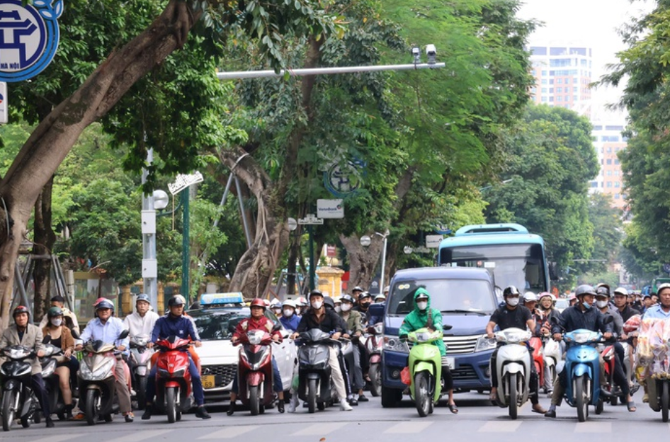 Toàn cảnh cách Hà Nội quản lý xe máy xăng và khu vực hạn chế, 1 số mẫu xe điện có thể thay thế trong tương lai