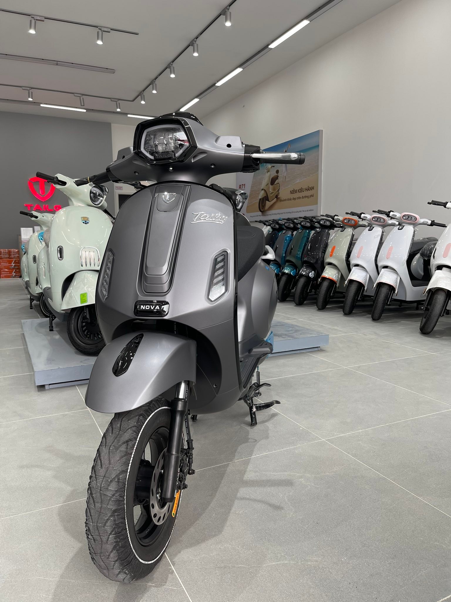Tailg NOVA R54 Plus xe scooter điện cao cấp tích hợp số lùi hiện đại