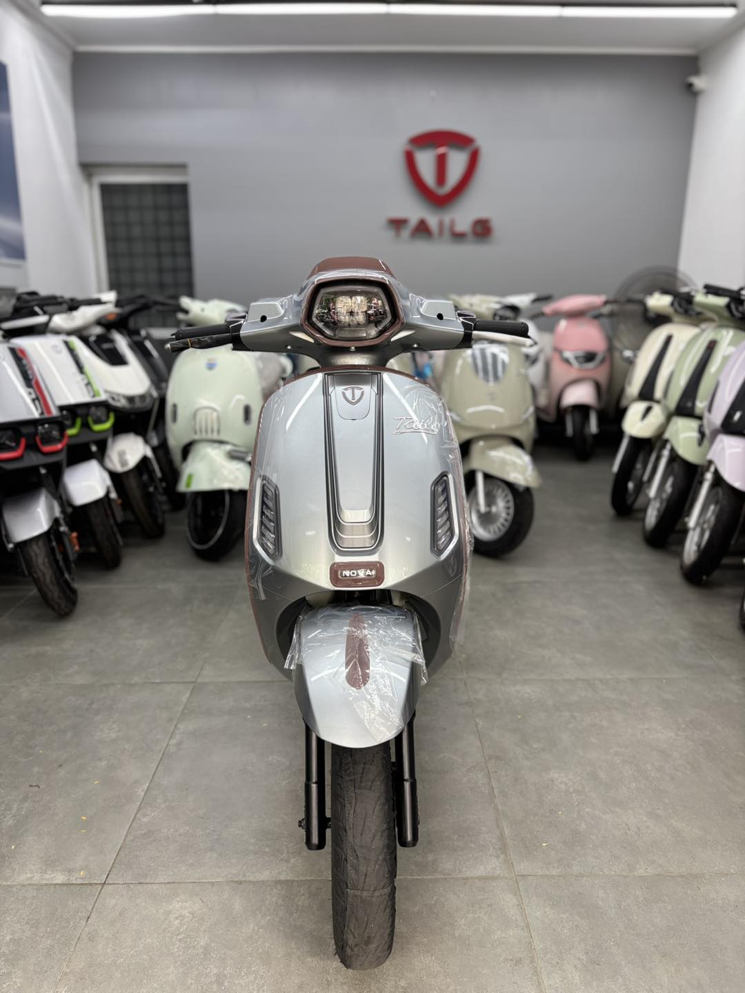 Tailg NOVA R54 Plus xe scooter điện cao cấp tích hợp số lùi hiện đại