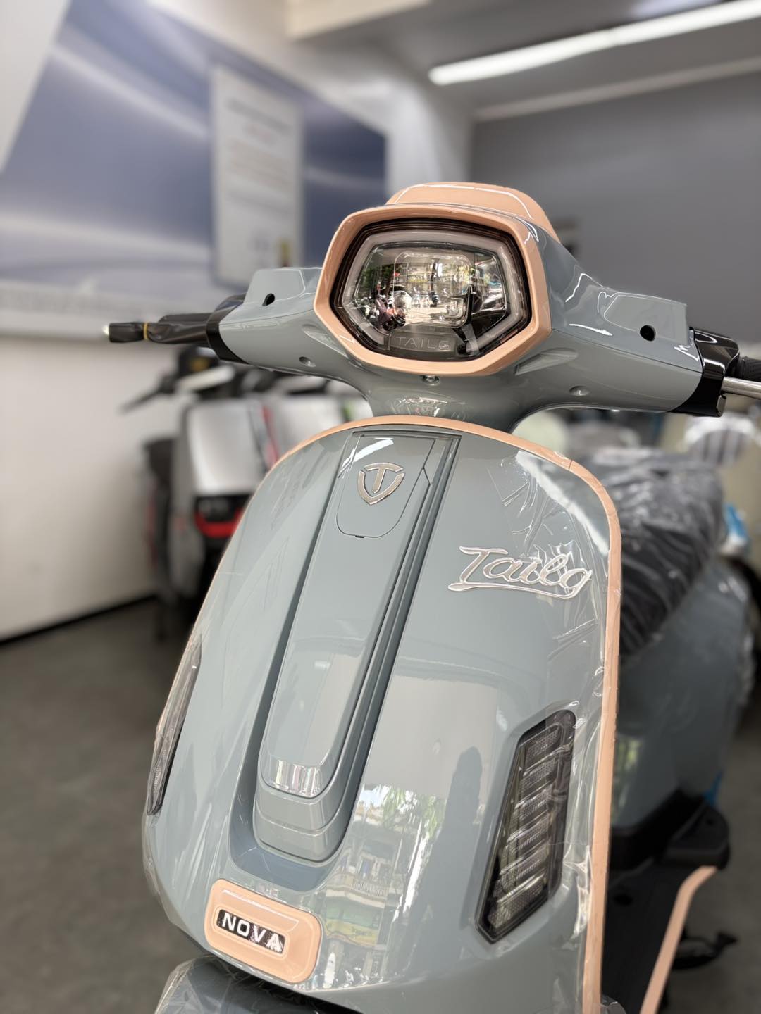 Tailg NOVA R54 Plus xe scooter điện cao cấp tích hợp số lùi hiện đại