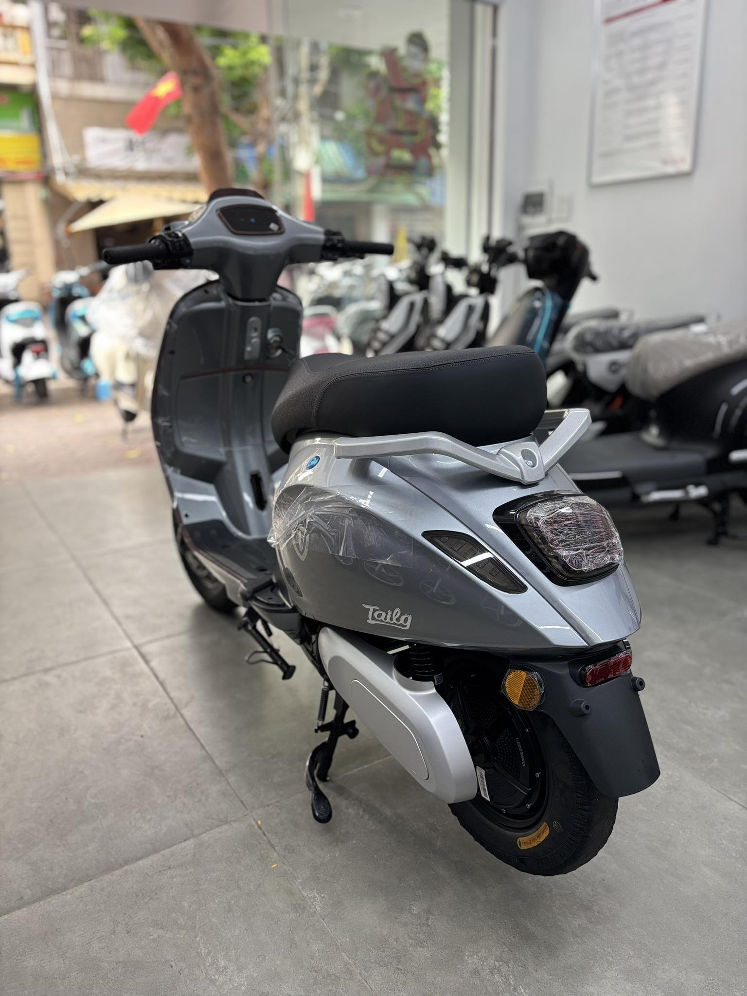 Tailg NOVA R54 Plus xe scooter điện cao cấp tích hợp số lùi hiện đại