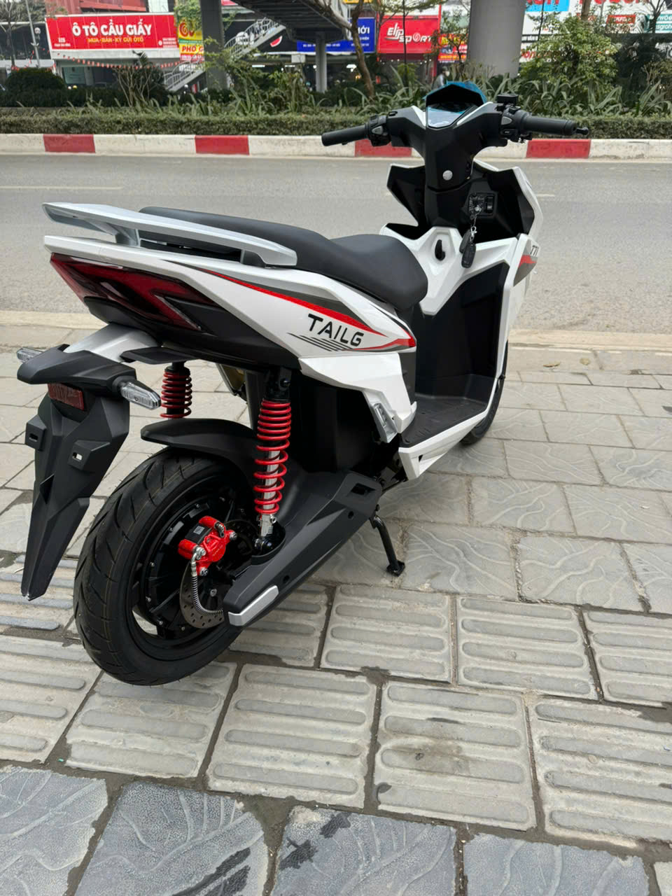 Tiếp tục xử lý vi phạm TTATGT từ phản ánh qua mạng xã hội