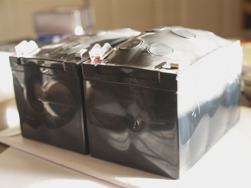 ắc quy xe điện phù phồng do sử dụn sai sạc