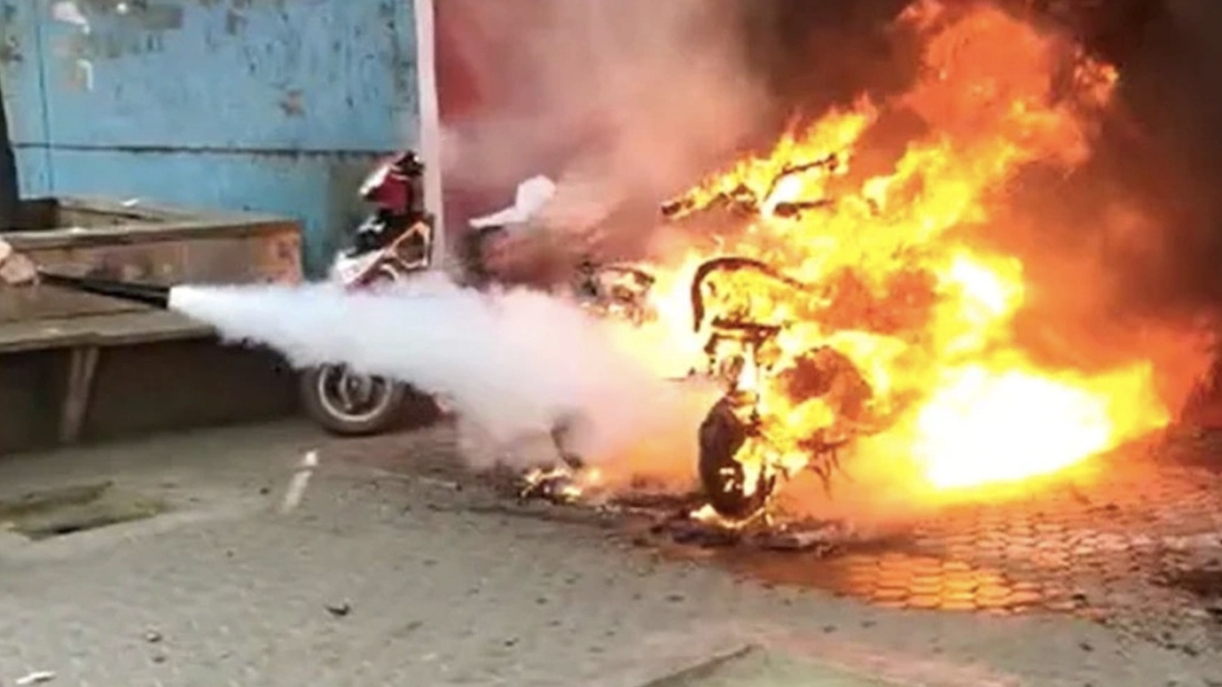 cháy xe điện vì pin lithium