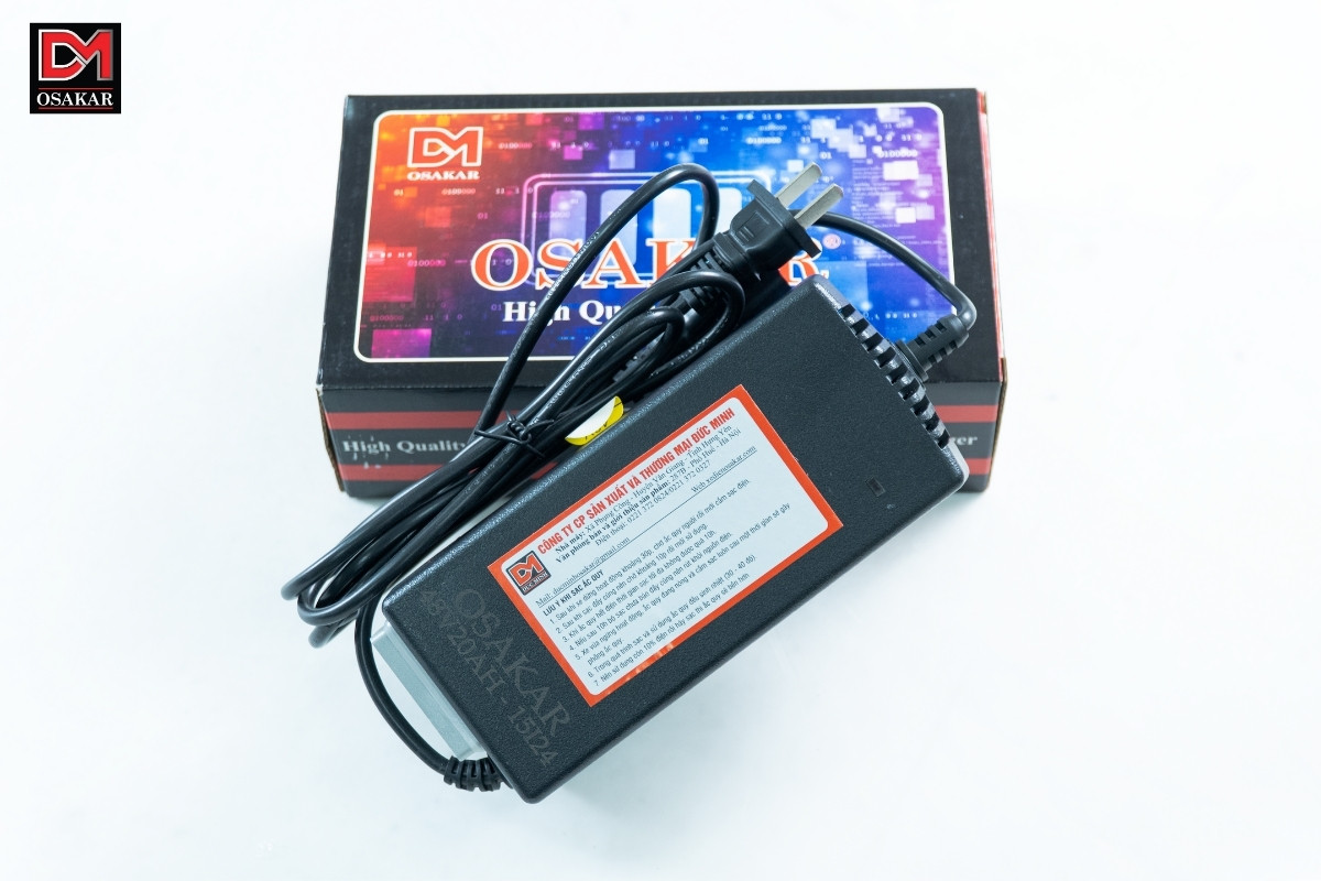 cháy pin xe điện tại cửa hàng sửa xe