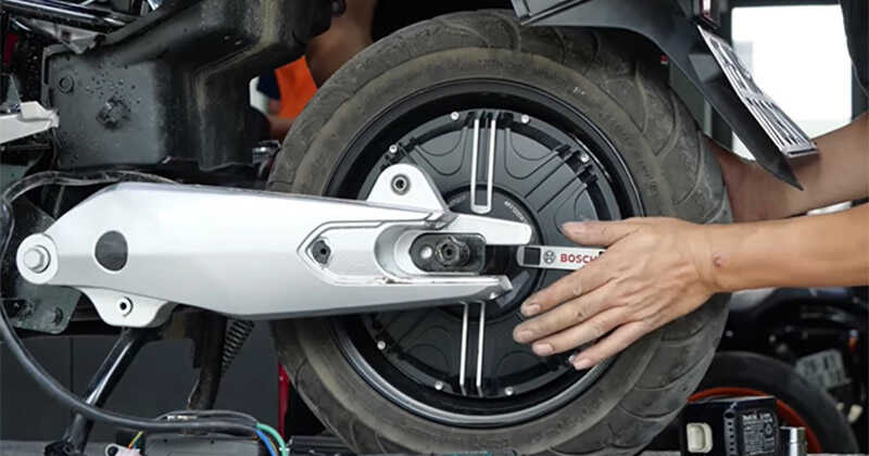 kiểm tra động cơ xe điện khi đi ngập nước