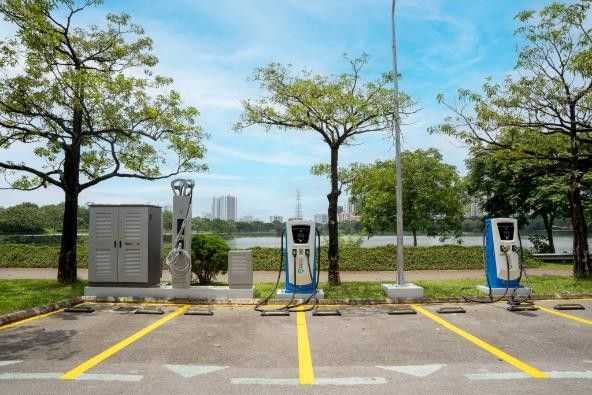 Tphcm thu lại vỉa hè để phục vụ trạm sạc xe điện