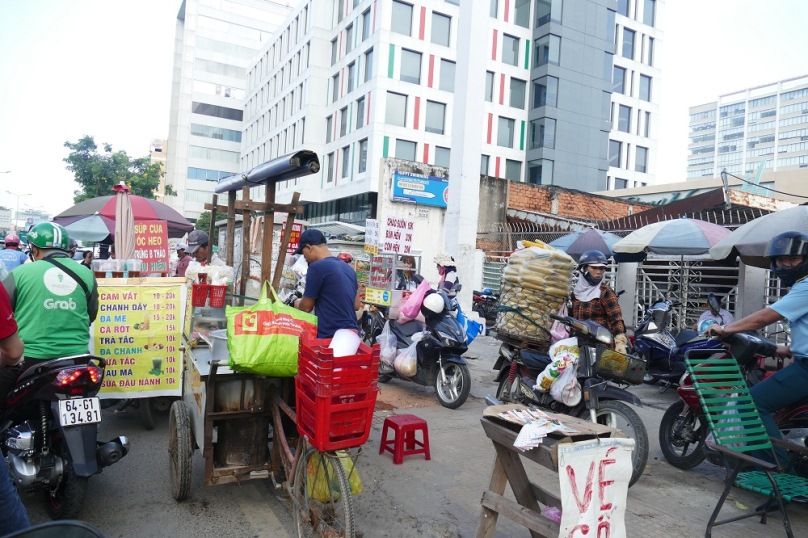 Tphcm thu lại vỉa hè để phục vụ trạm sạc xe điện