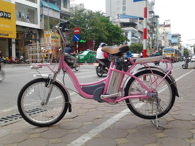 Xe đạp điện Bridgestone PKLI màu hồng