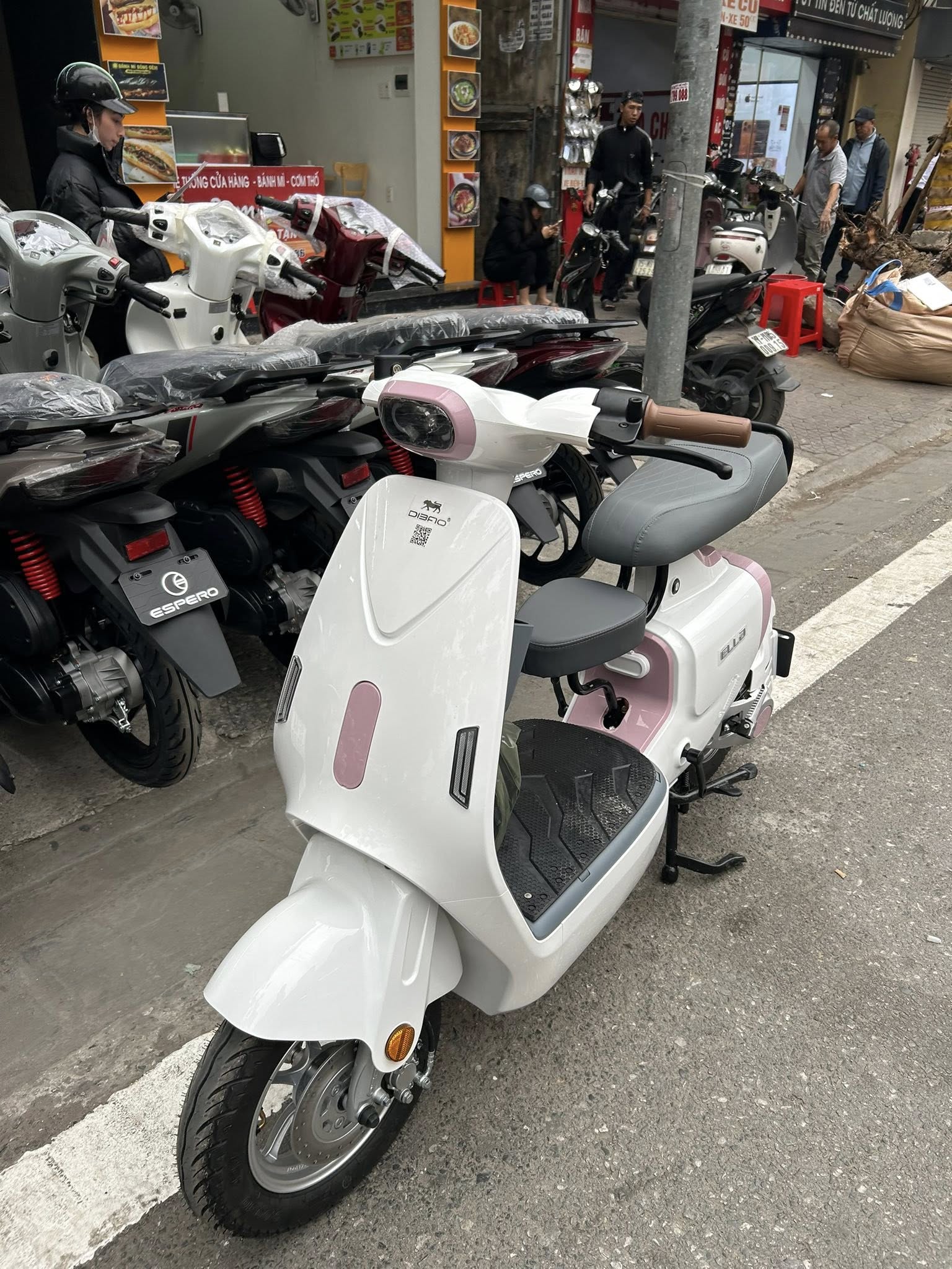 Nỗi lo về cháy xe điện, nhưng thực tế cần con số để so sánh với xe xăng