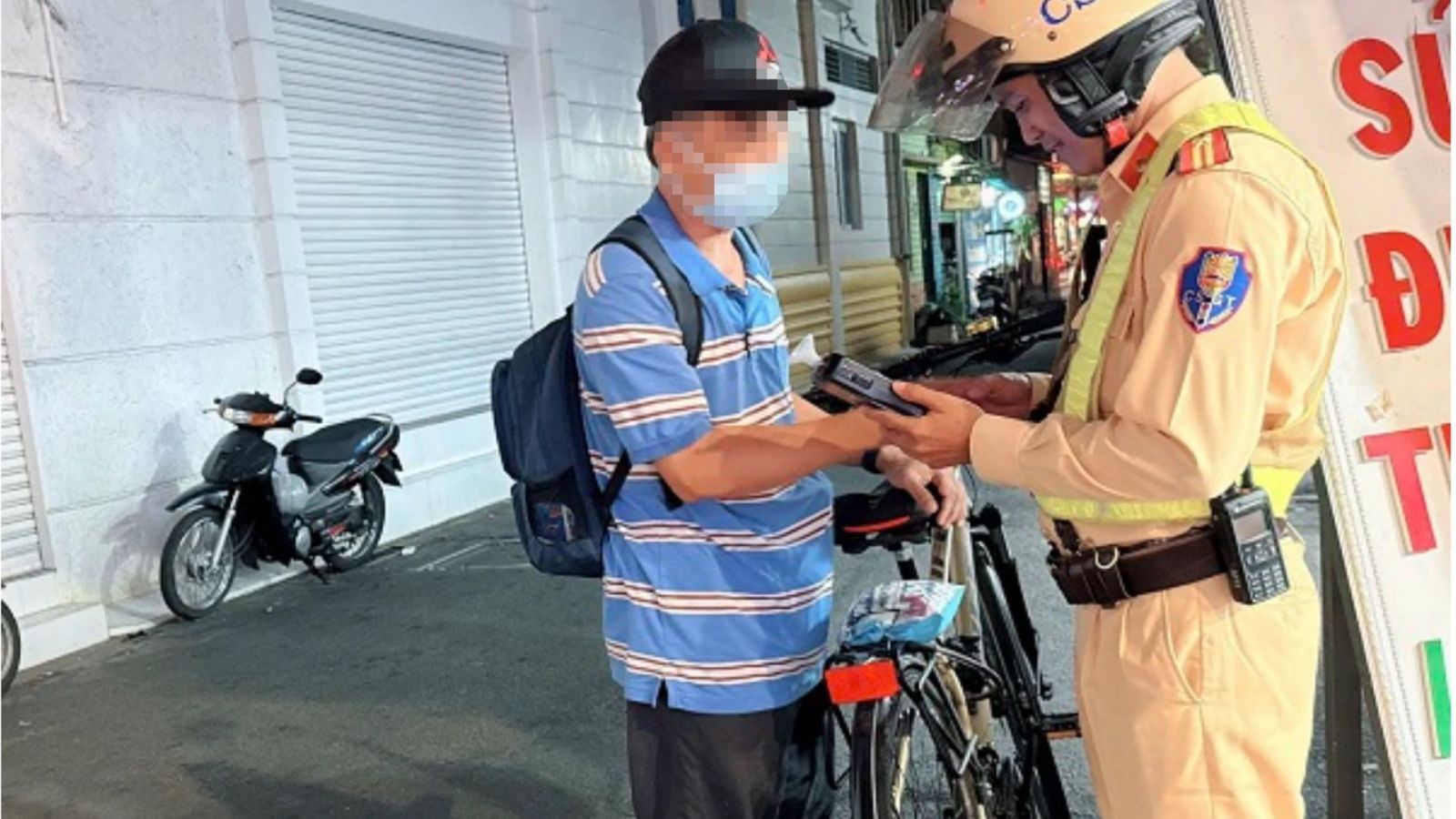 Xe đạp không còn ngoại lệ trong kiểm soát nồng độ cồn