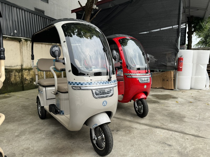 xe điện 3 bánh Yabo Q5 2025 có mái che