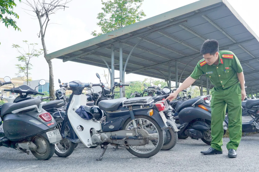 Xe điện độ bị siết kiểm tra tại Hà Nội: Đừng để con đi học bằng một phương tiện thiếu an toàn