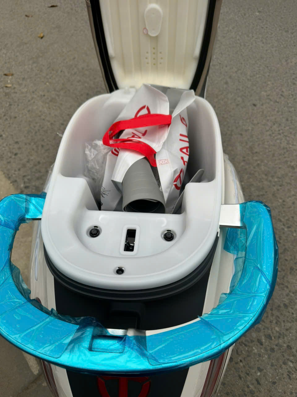 Sạc xe điện an toàn từ A đến Z: Bí quyết giúp pin bền và tránh cháy nổ