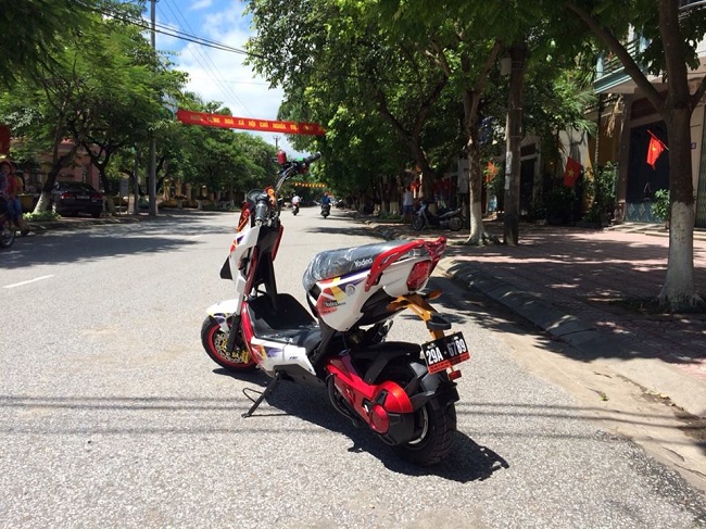 Xe máy điện Xmen Yadea Sport màu đỏ hoàn hảo không tì vết vận chuyển về Bắc Giang 2