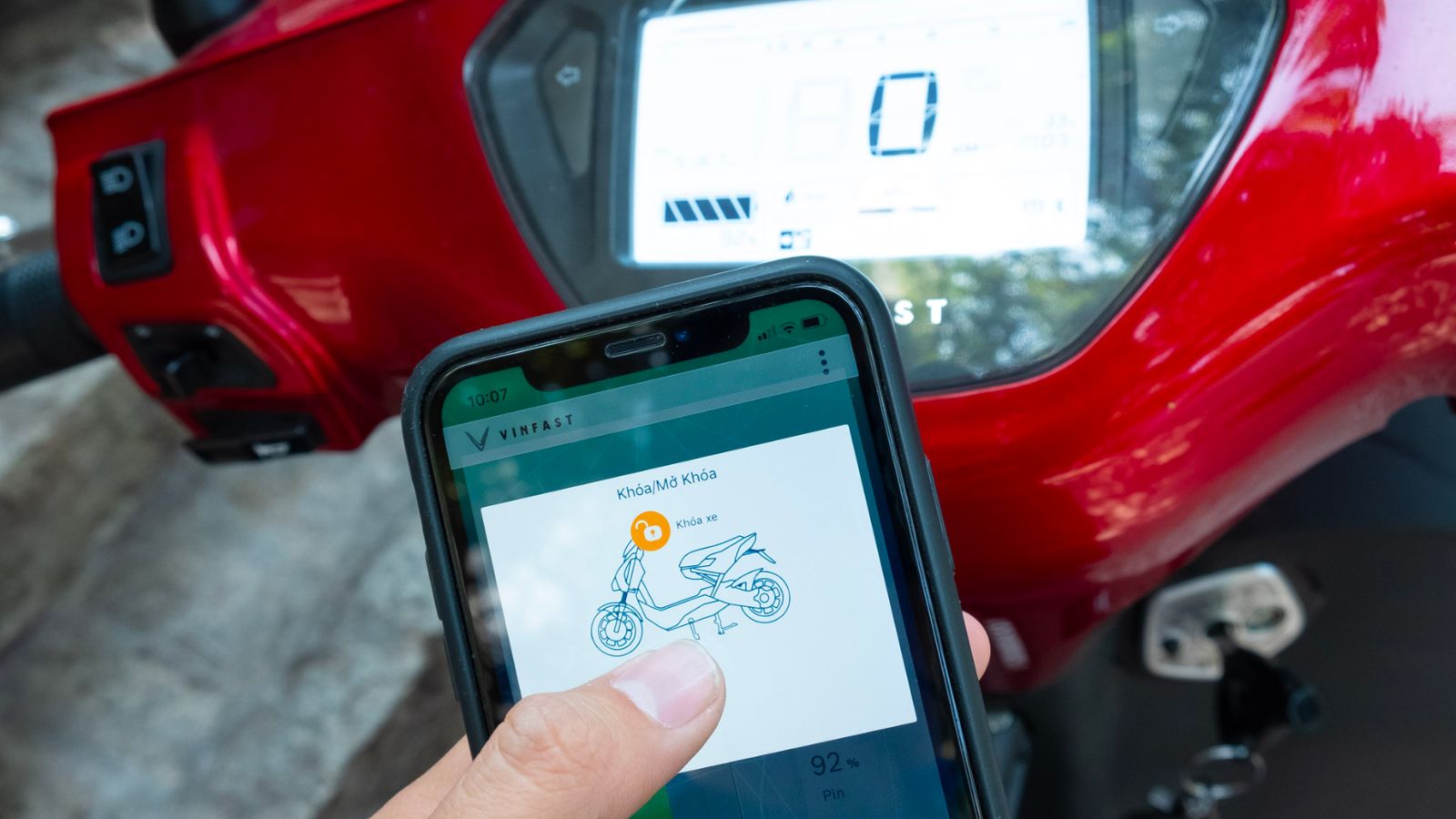 Lá chắn số bảo vệ tài sản thời công nghệ trên xe điện Vinfast