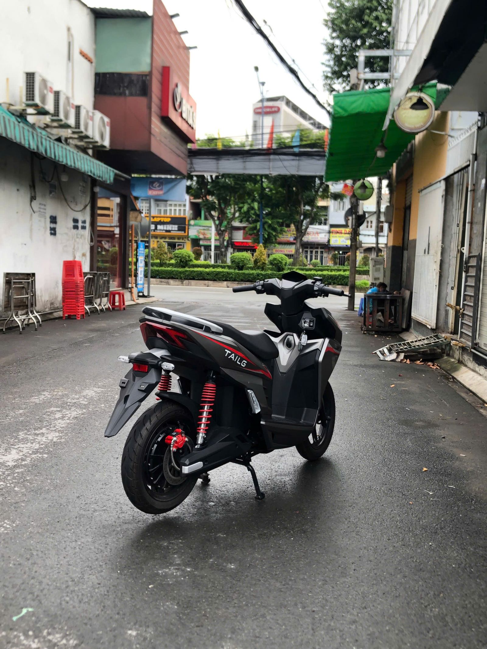 Cùng với sự phát triển nhanh của xe máy điện, người dùng Việt Nam đang thay đổi cách tiếp cận