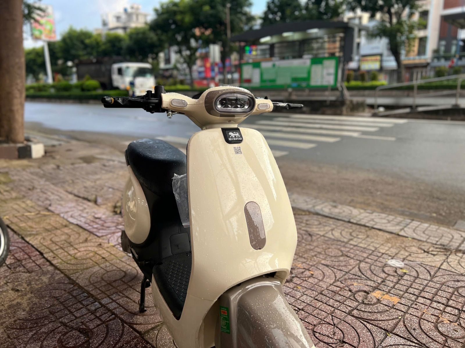 Ưu, nhược điểm của xe điện có aptomat và không có aptomat