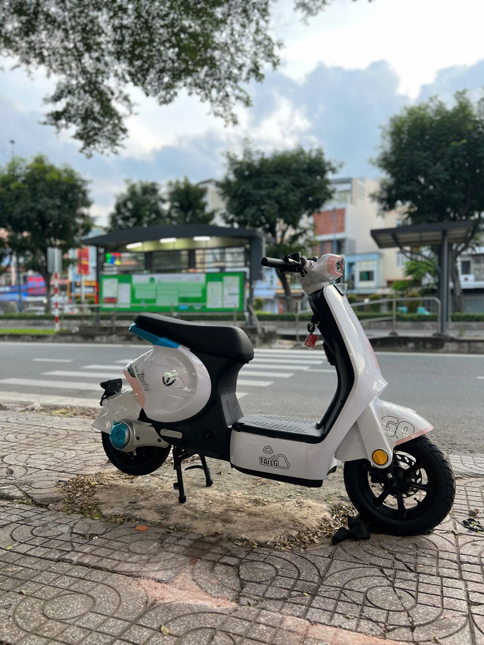 Doanh nghiệp được khuyến khích tổ chức làm việc online từ xa để tiết kiệm xăng dầu