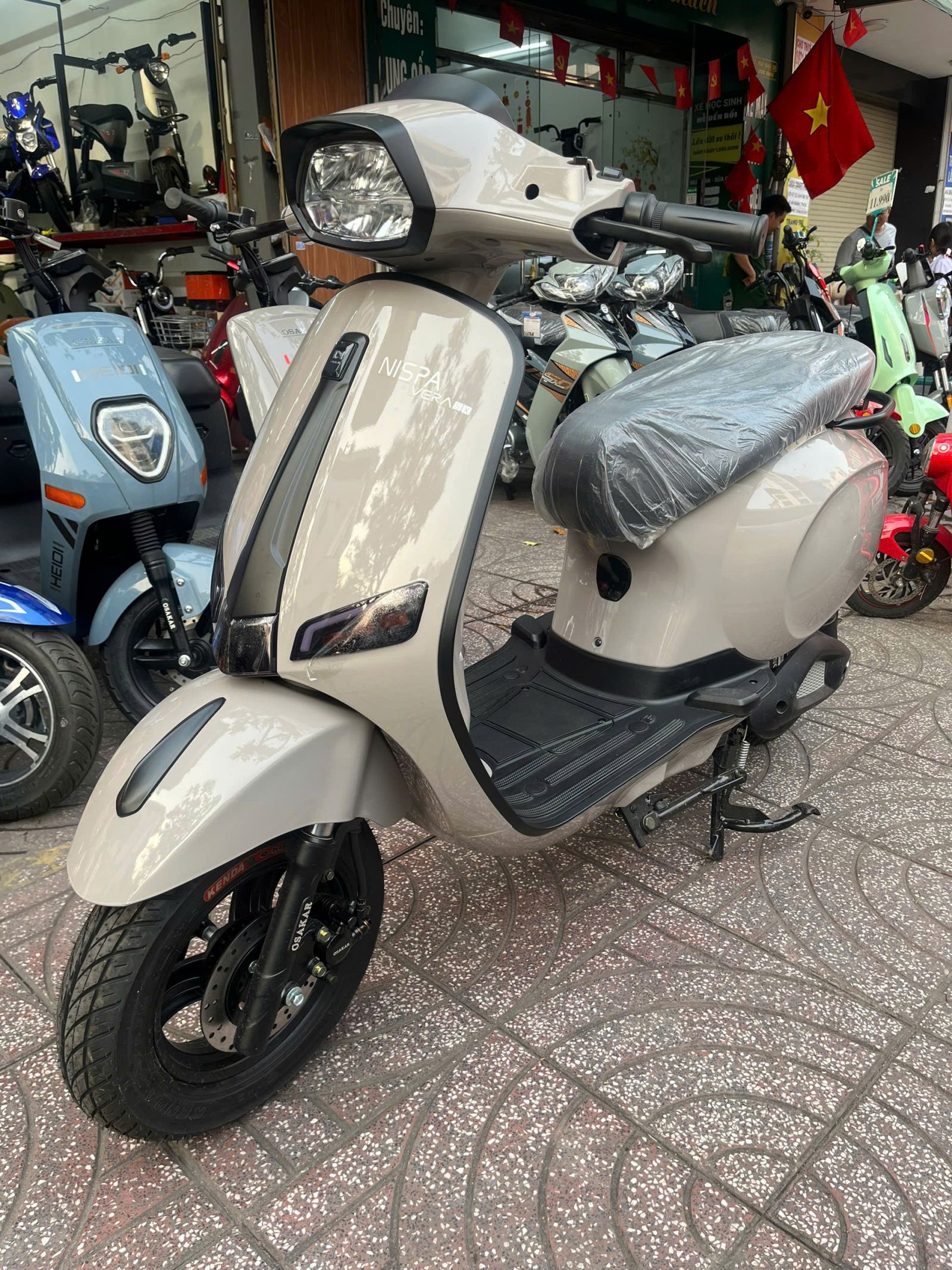 Xe máy sắp phải qua cửa khí thải, Hà Nội, TP.HCM sẽ triển khai kiểm tra từ 1/7/2027