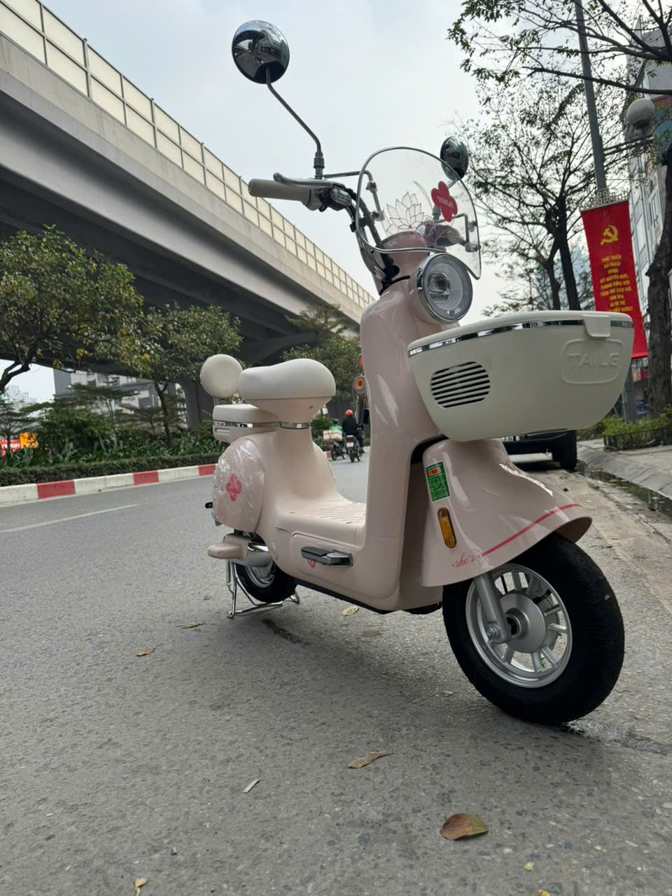 Chỉ với điện thoại, từ 1/4 bạn có thể phản ánh vi phạm giao thông qua app VNeID
