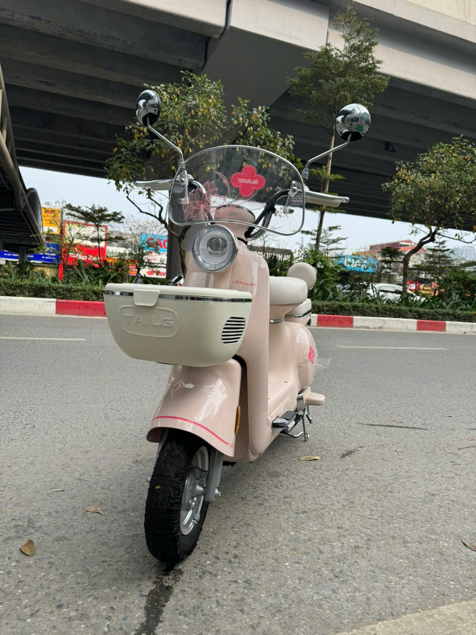 Đang sạc xe điện bị mất điện giữa chừng có sao không?