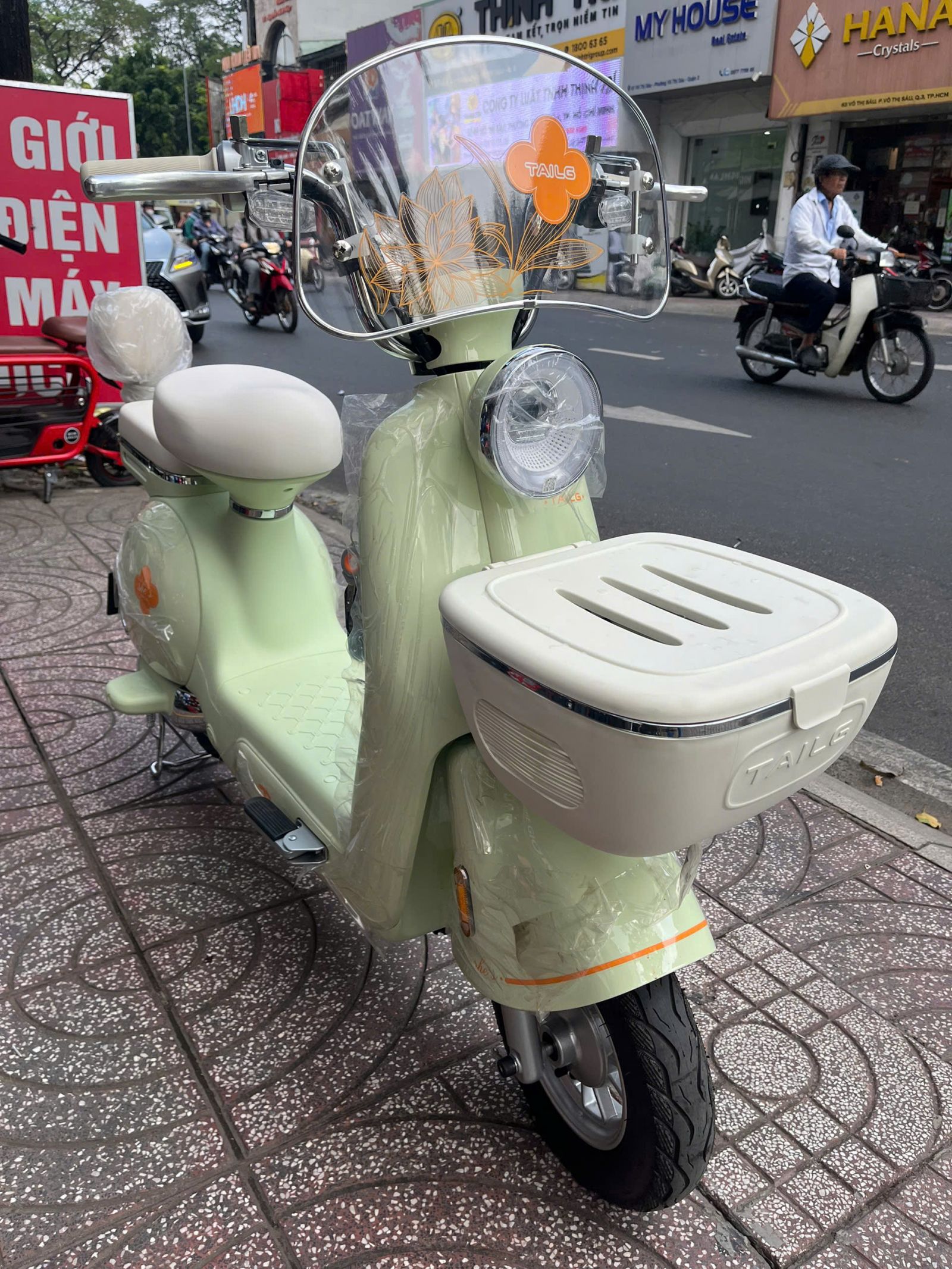 Đang sạc xe điện bị mất điện giữa chừng có sao không?