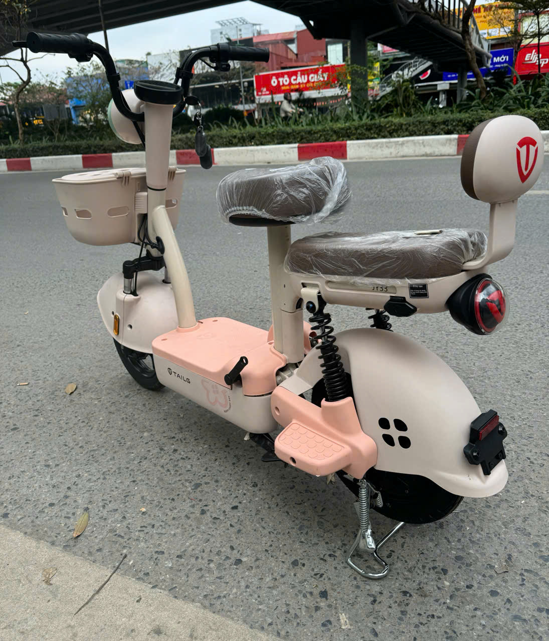Xe đạp điện im lặng nhưng không hề an toàn nếu chủ quan