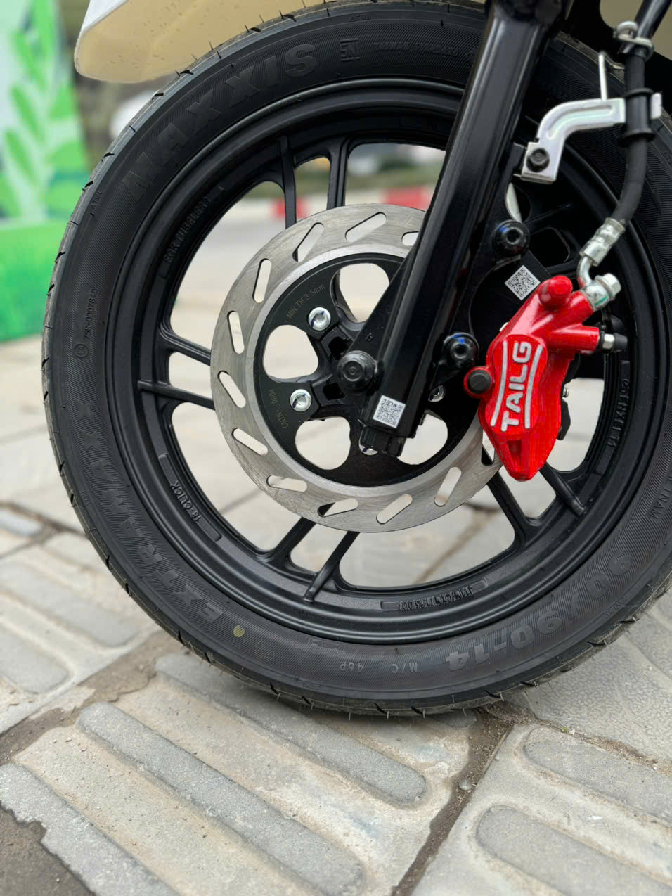 Xe xăng không được đi, xe điện không được gửi: Rốt cuộc đi gì?