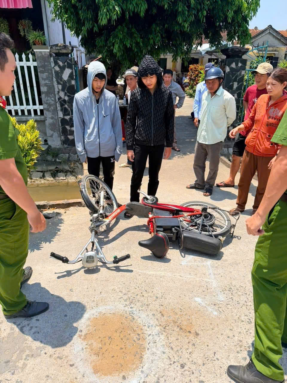 Xe đạp điện im lặng nhưng không hề an toàn nếu chủ quan