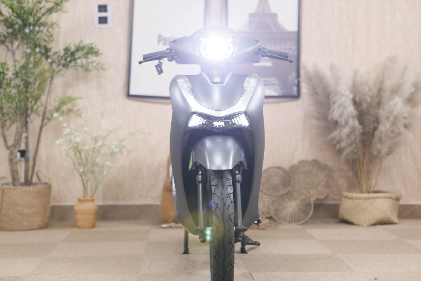 Điện Thoại Hết Pin Giữa Đường? Dibao LS007 Mang Cả Trạm Sạc Di Động Theo Bạn Mỗi Ngày