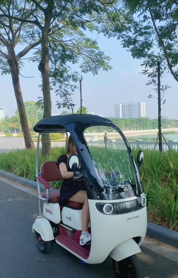 Xe Điện 3 Bánh Santong Có Mái Che Cực Kỳ Hiện Đại