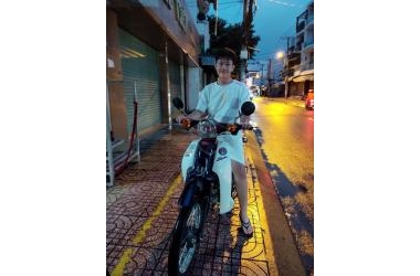 Bạn trẻ mua Xe Máy 50cc Cub Hyosung Korea để chuẩn bị cho năm học mới
