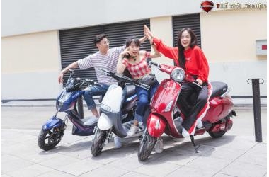 Hỗ trợ tiền, đổi xe xăng lấy xe điện