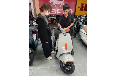 Bạn Gái Dễ Thương Mua Xe Đạp Điện TAILG GR56 Tại Thế Giới Xe Điện Quận 11