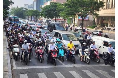 Hà Nội chuẩn bị cấm xe máy xăng: Ai chịu tác động nhiều nhất?