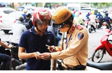 Cách mạng số hóa giấy phép lái xe: Lái xe điện tử, thủ tục siêu tốc