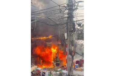 Hỏa hoạn thiêu rụi bãi trông giữ xe tại Thượng Thanh: Nguy cơ từ các điểm gửi xe tự phát