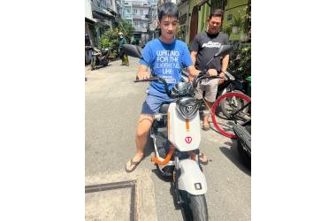 Ông bố tâm lý sắm ngay cho con trai chiếc xe đạp điện Tailg GX30 Xbull thể thao năng động