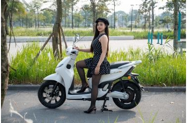 Tặng xe máy điện ngày 8/3, xu hướng quà tặng thiết thực cho phái đẹp