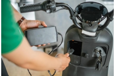Thời Gian Sạc Xe Điện Ắc Quy, Các Mẫu Xe Máy Điện Sạc Nhanh Hiện Nay