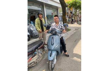 Dibao Tesla E Màu Xanh Thẫm Gây Ấn Tượng Mạnh Trong Ngày Bàn Giao