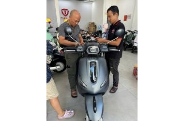 Bàn Giao Thành Công Dibao Tesla E Màu Ghi Cho Khách Hàng Mới